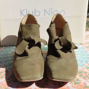 Klub Nico Olive Nubuck Leather Pumps